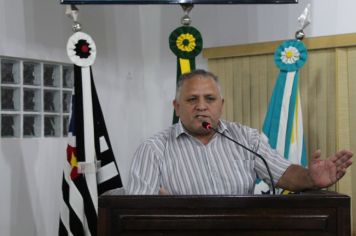 Vereador faz Indicação para compra de uniformes e Requerimento de convocação de secretária de Educação
