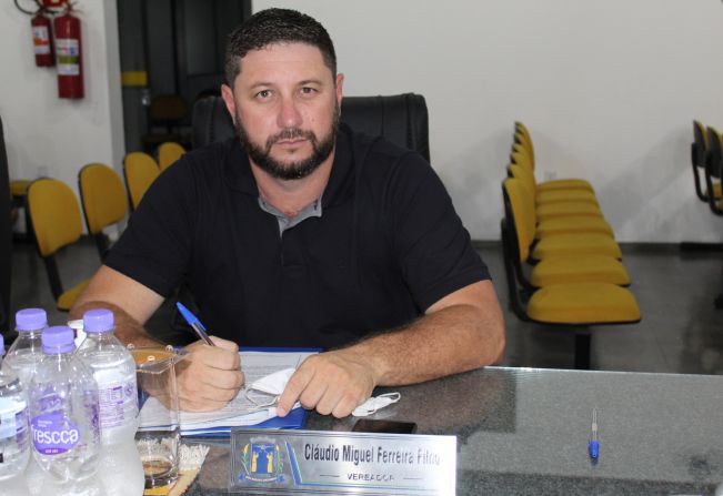 Vereador faz Requerimento para pôr em pauta a instituição do Dia Municipal de Combate aos Maus-tratos animais