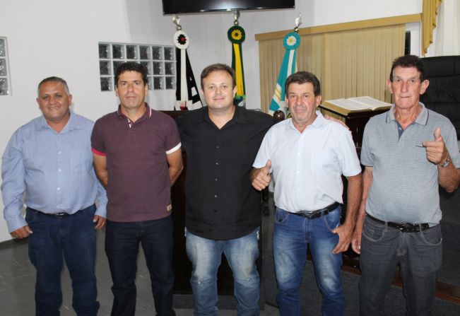 Vereadores fazem Indicação para Prefeitura fornecer transporte aos estudantes também aos sábados