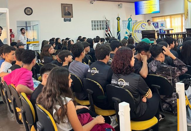 Alunos vão à Câmara debater propostas para Grêmio estudantil