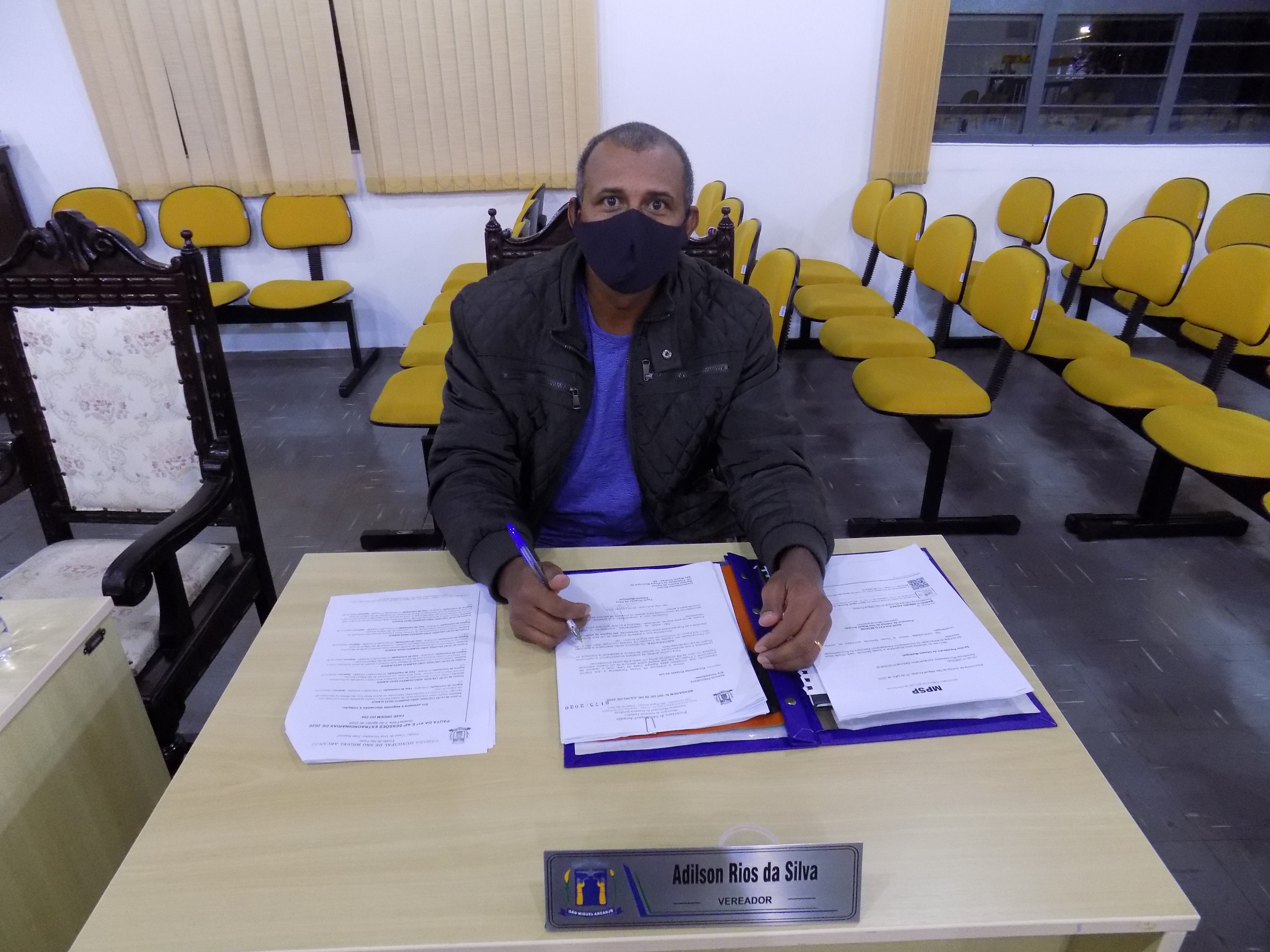 Vereador faz requerimento à Mesa Diretora da Câmara para cobrar prestação de serviços da Vivo no Município