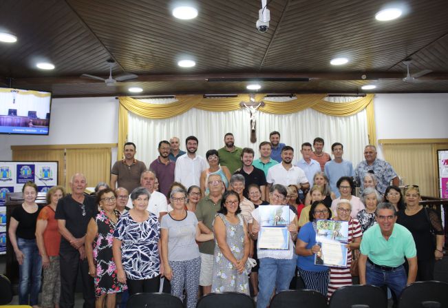 Vereador faz Moção para homenagear fisioterapeutas que promovem Grupo de Exercícios Terapêuticos 