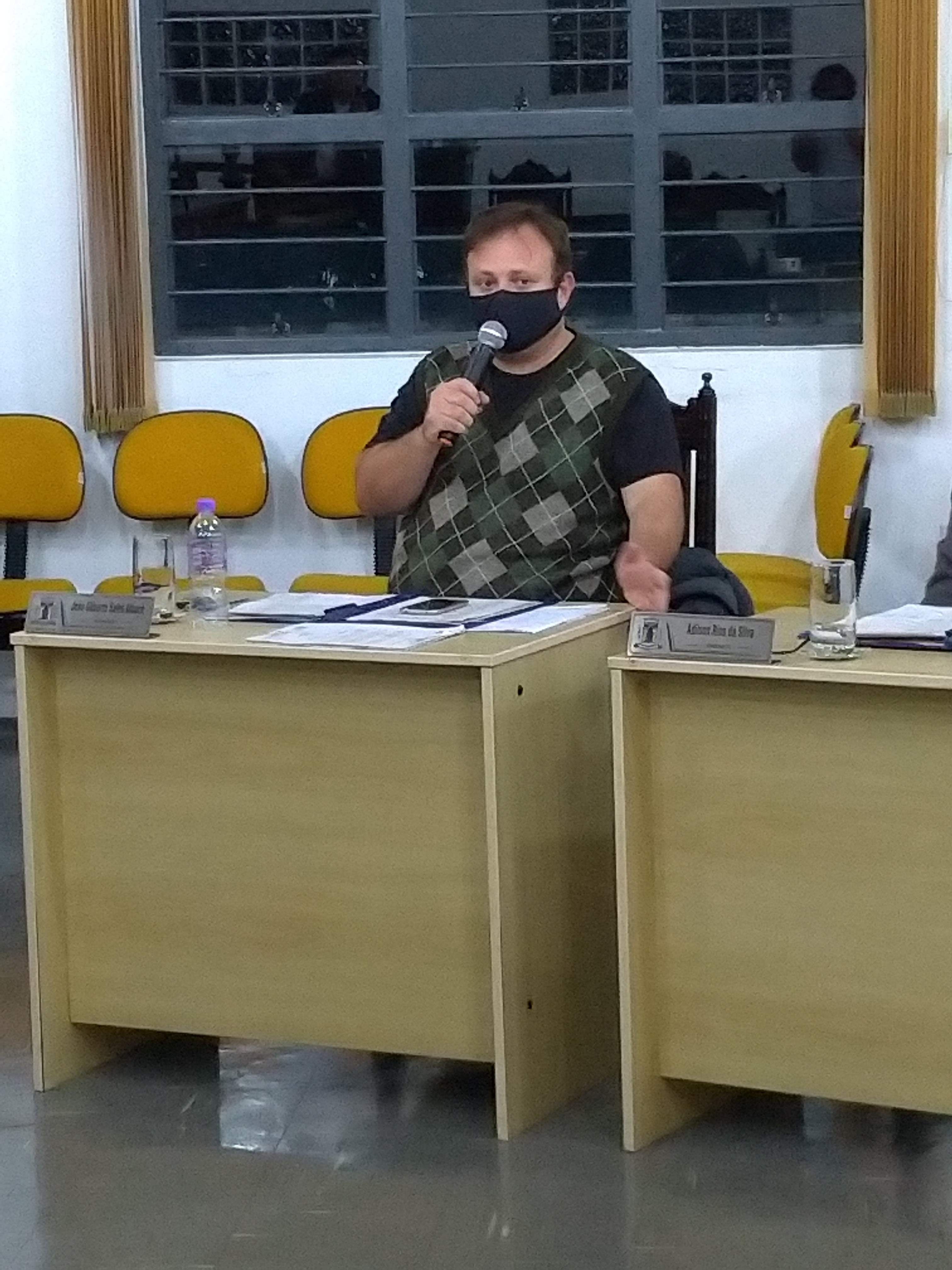 João Gilberto Sales Albach e Marcelo Ribeiro Aguiar denominam Estrada que liga o Bairro Justinada ao Capela São Roque