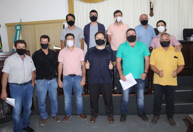 Vereadores solicitam à Prefeitura implantação de alambrado em campo de futebol
