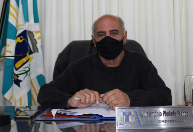 Vereador faz Requerimento de Votos de profundo pesar por falecimento de Lauro Bueno de Freitas