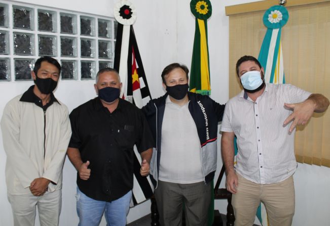 Vereadores apresentam Indicação para criação de crematório ou cemitério municipal para animais
