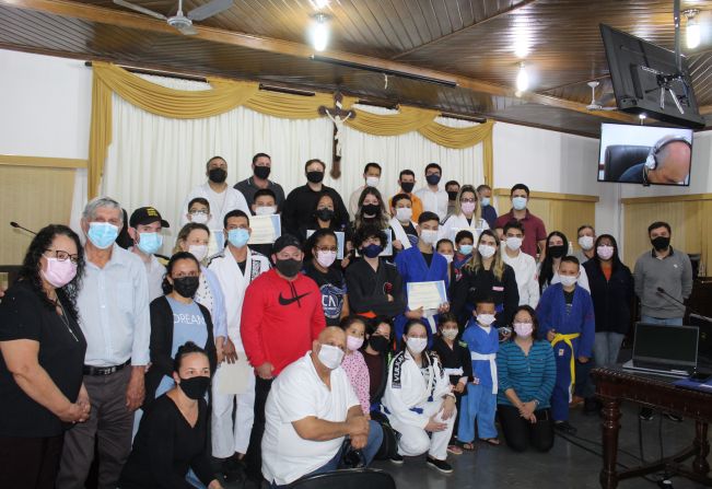 Atletas de Lutas Marciais são-miguelenses são homenageados pela Câmara Municipal