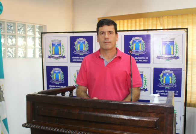 Vereador faz Requerimento sobre árvores retiradas e triagem odontológica nas escolas