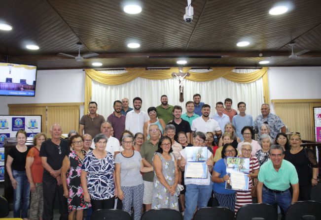 Vereador faz Moção para homenagear fisioterapeutas que promovem Grupo de Exercícios Terapêuticos